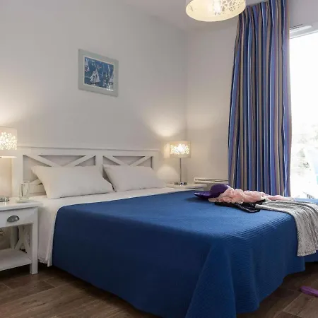 Maisonette With Terrace Close To In هورتين